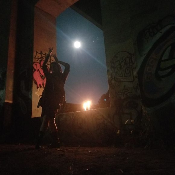 Meet your Posher, Jenn - Picture 1 of 1